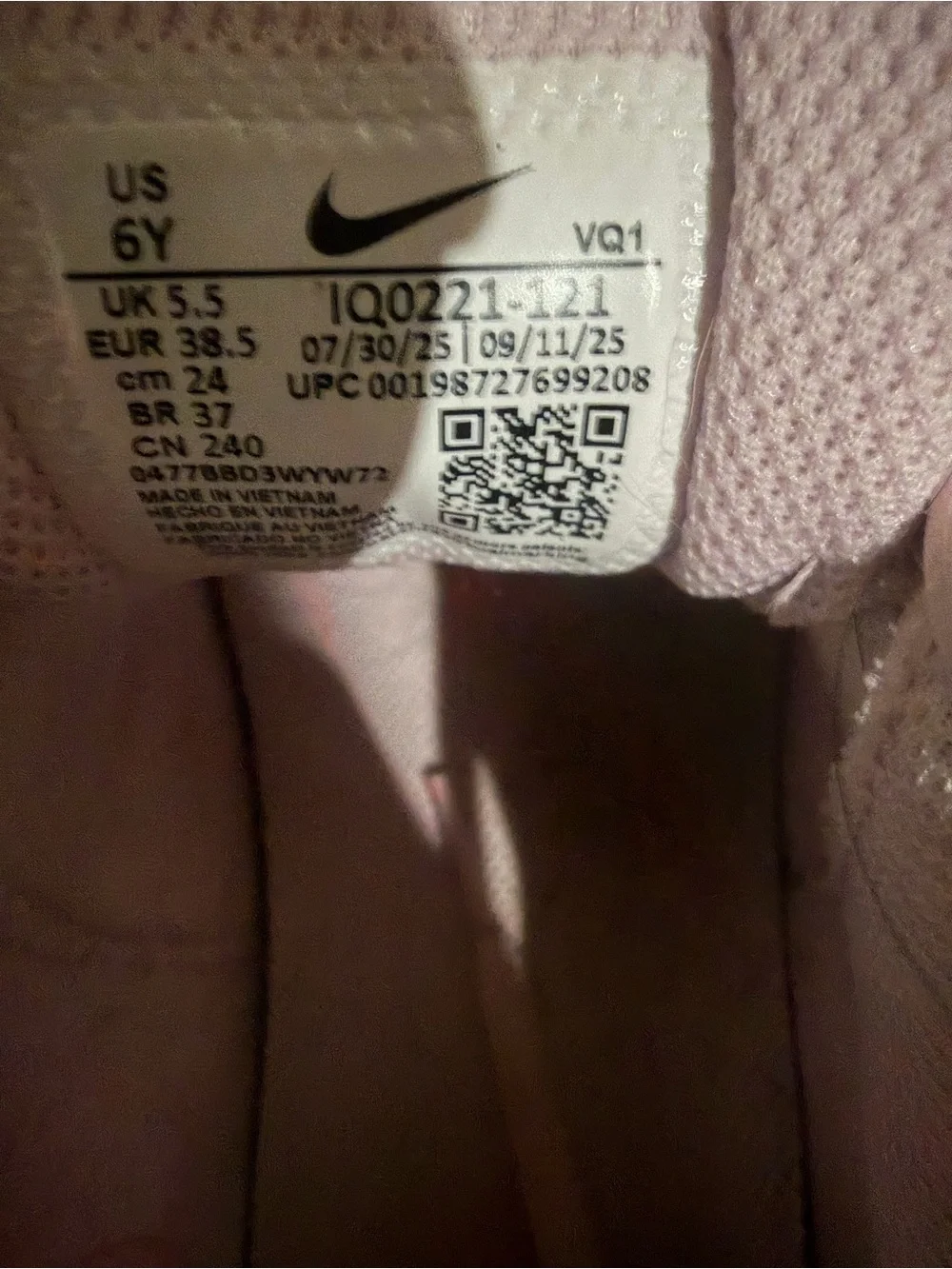 Nike White and Light Pink Sneakers with Red Swoosh